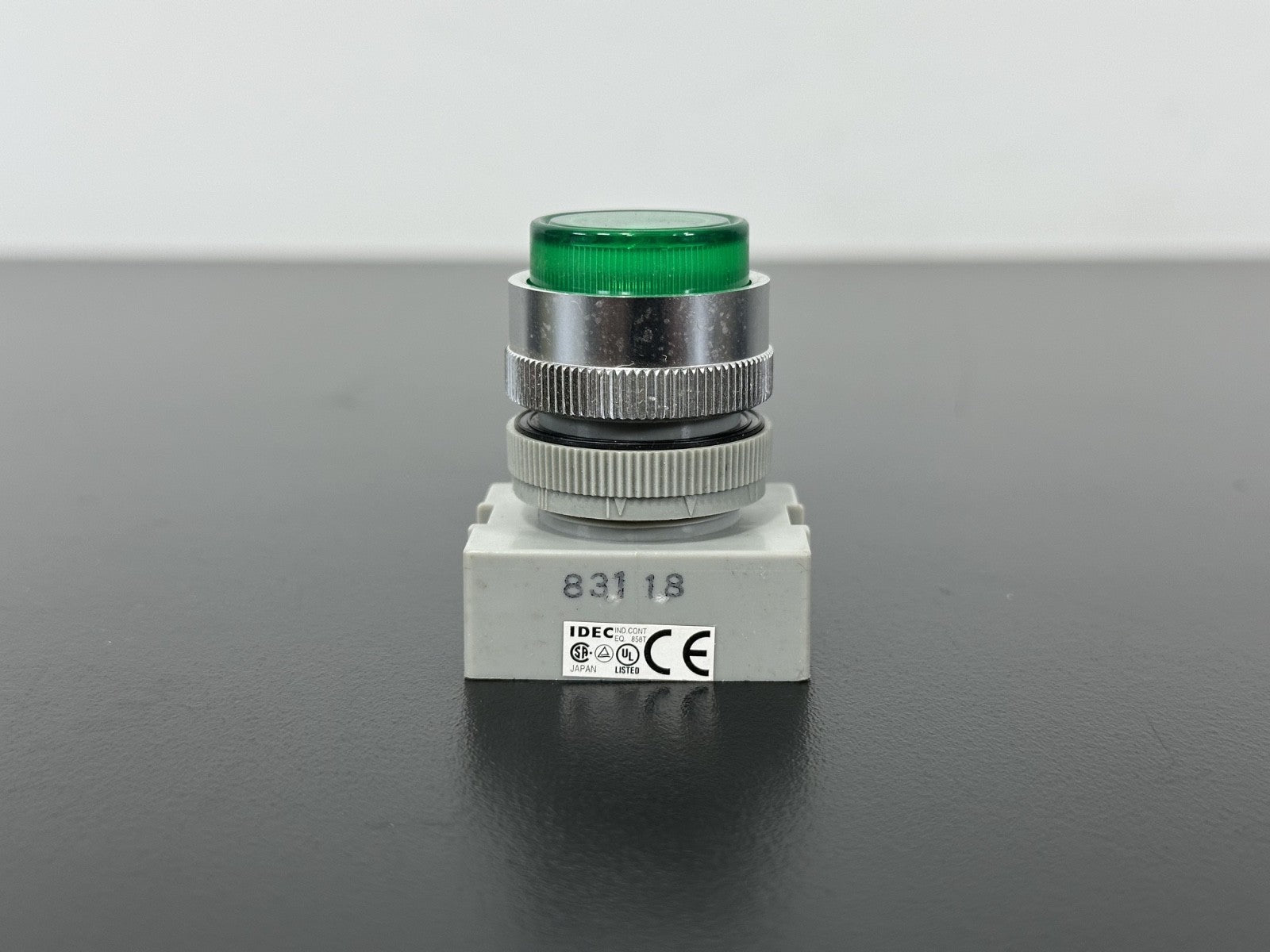 IDEC APW N2X Green Illuminated Push Button Indicator 22mm Panel Mount2