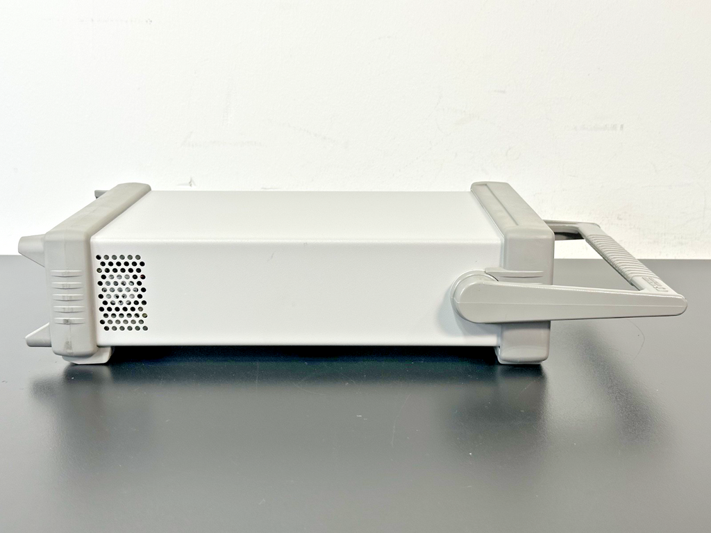 HP 34970A Data Acquisition/Switch Unit with 3 Keysight 34901A Multiplexer Module4