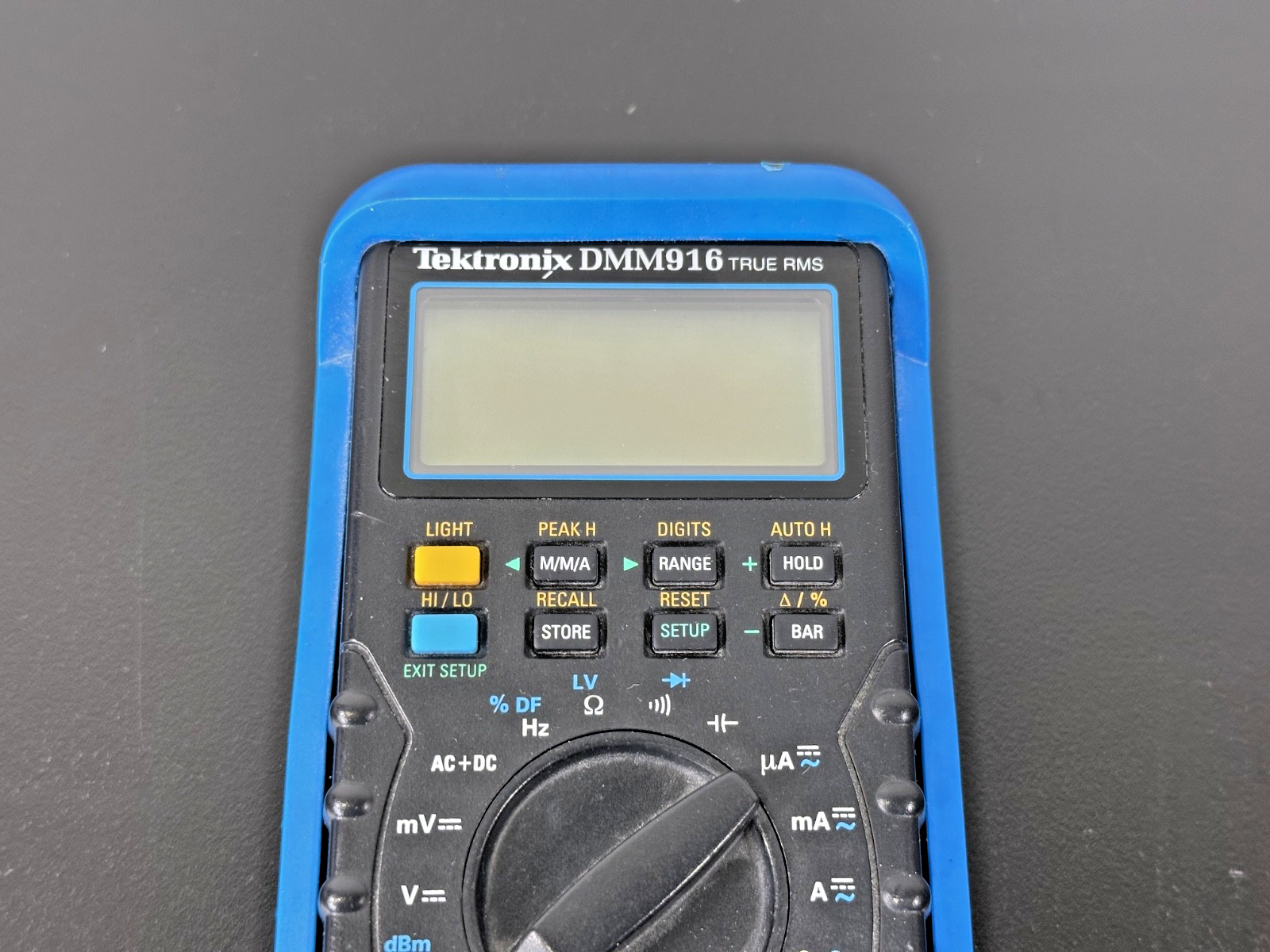 Tektronix DMM916 True RMS Handheld Digital Multimeter with Protective Holster1