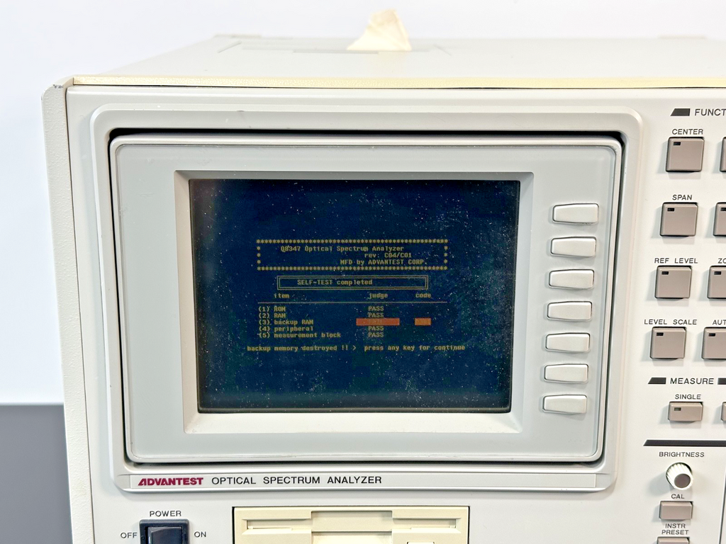 Advantest Q8347 Optical Spectrum Analyzer 350–1750nm 2 Piece System Working2