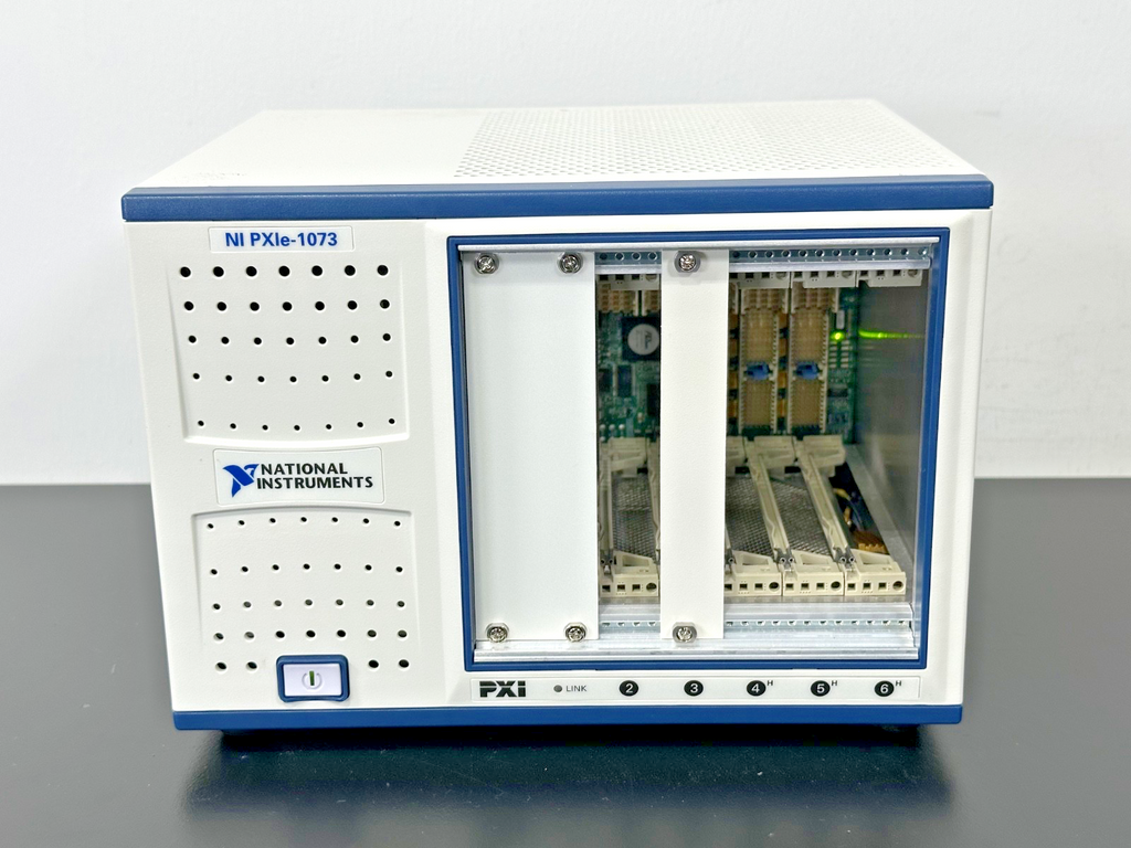 National Instruments NI PXIe 1073 5 Slot PXI Express Chassis Powers On Working0