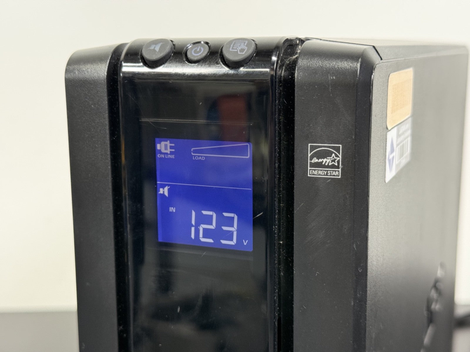 APC Back UPS Pro 1500 Battery Backup UPS LCD Display Tower1
