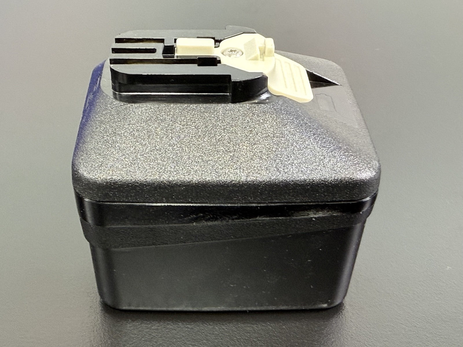 STRYKER 8215 000 000 Battery1