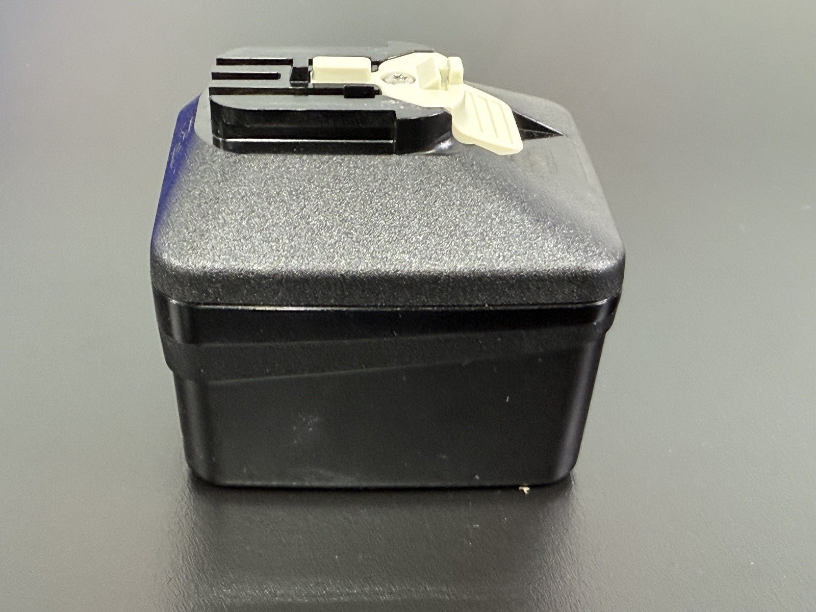 STRYKER 8215 000 000 Battery1