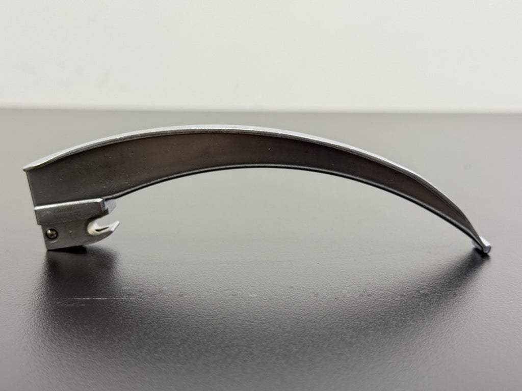 Heine Classic+ MAC 4 FO Stainless Steel Laryngoscope Blade – Germany1