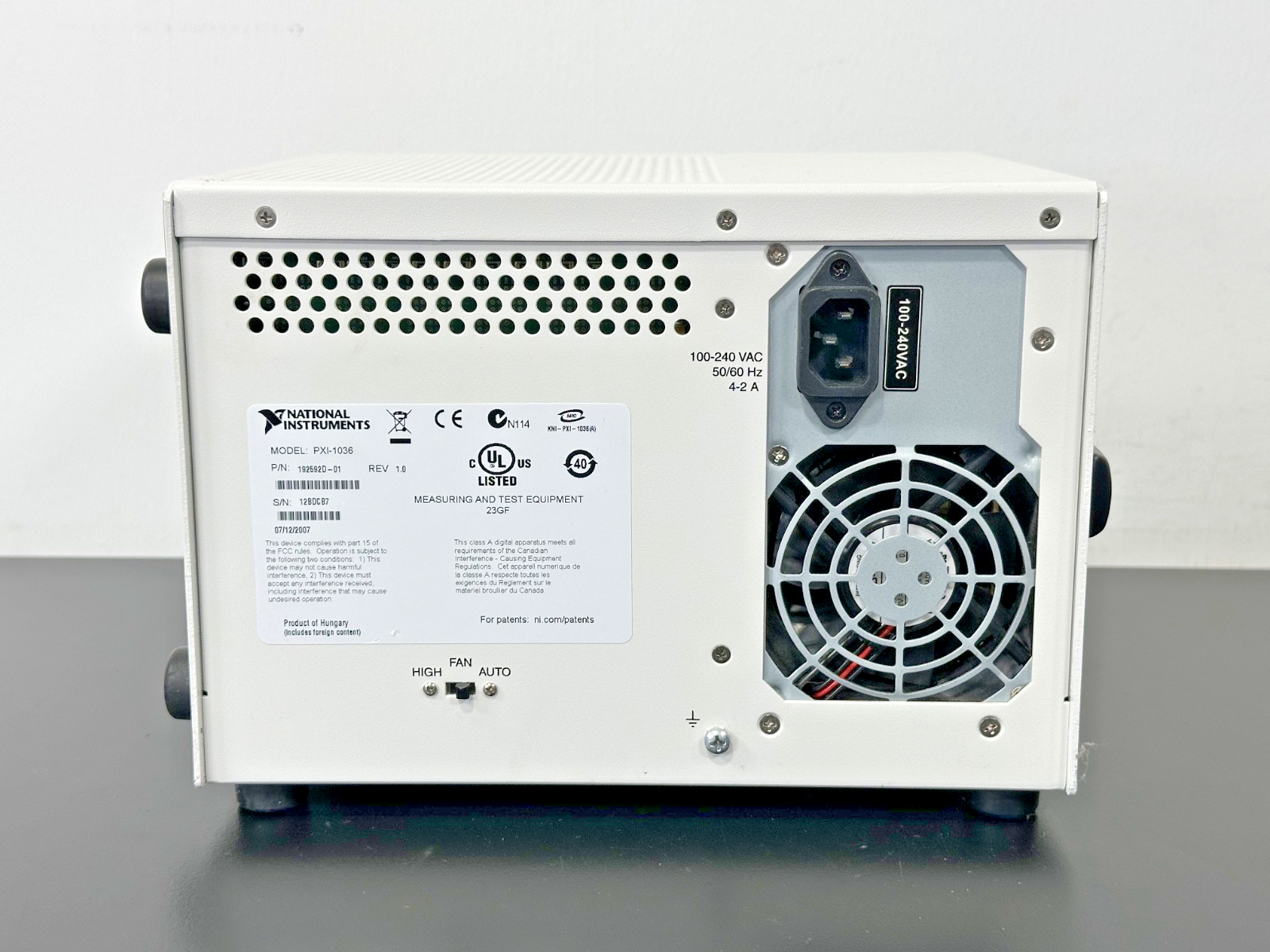 National Instruments NI PXI 1036 6 Slot 3U PXI Chassis Low Power Powers On2