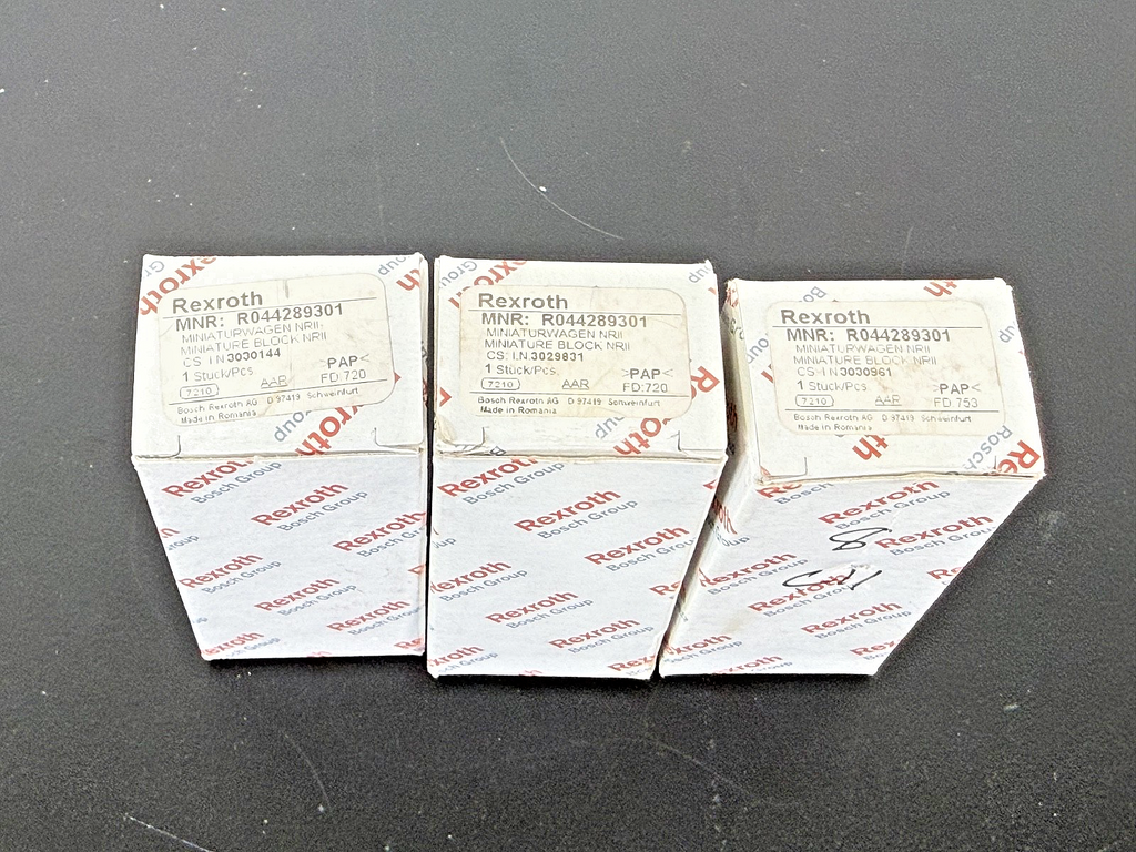 Rexroth R044289301 Miniature Linear Guide Block NRII Lot of 32