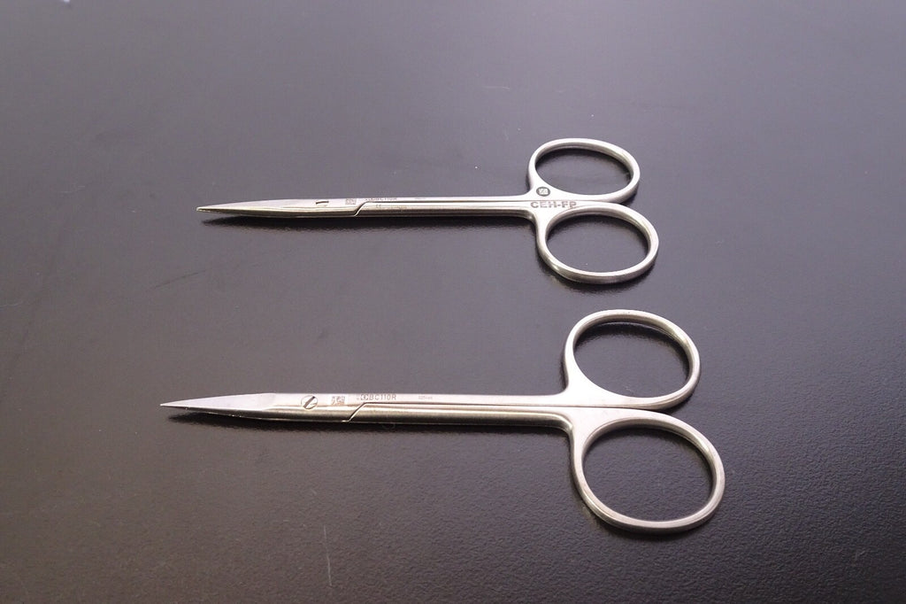 x2) Aesculap BH111R Halsted Mosquito Forceps0