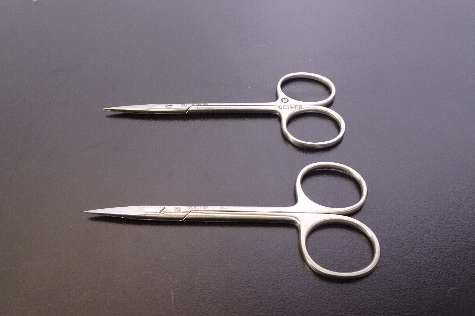 x2) Aesculap BH111R Halsted Mosquito Forceps0