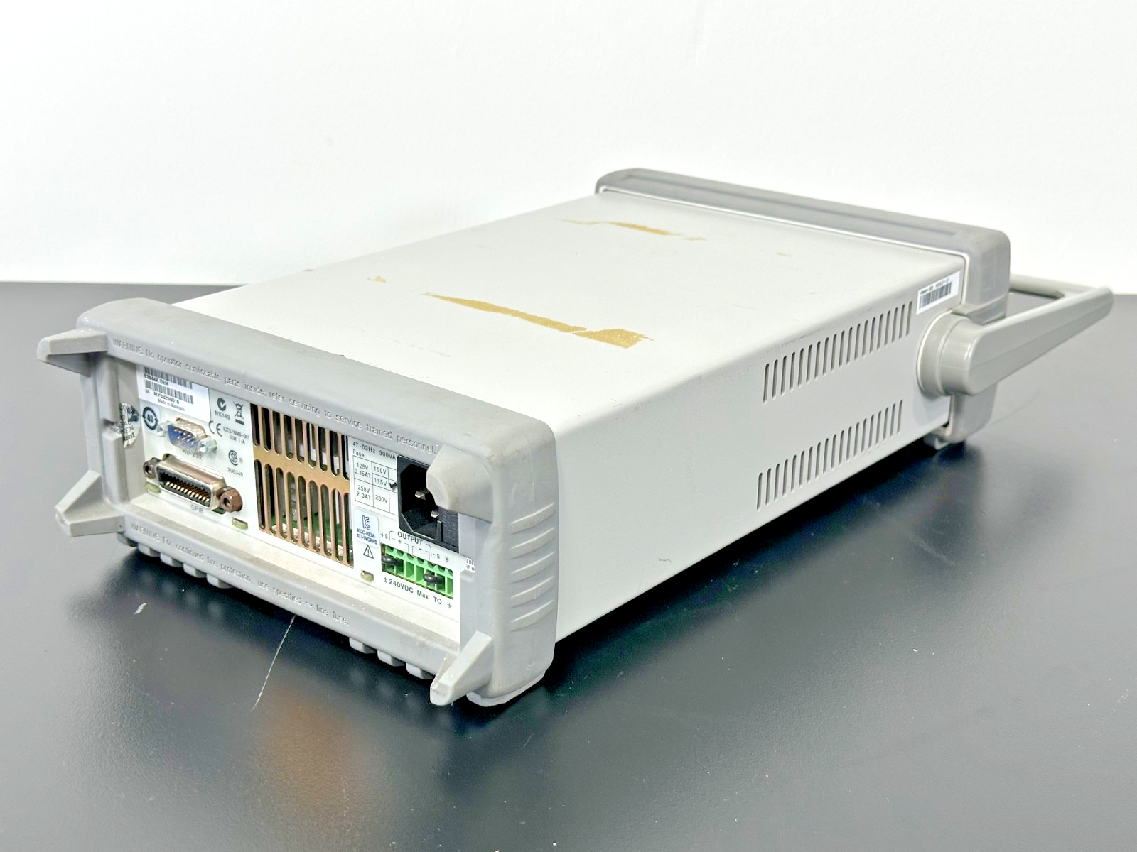 Agilent E3644A Programmable DC Power Supply 0 8Vdc 8A 0 20Vdc 4A6
