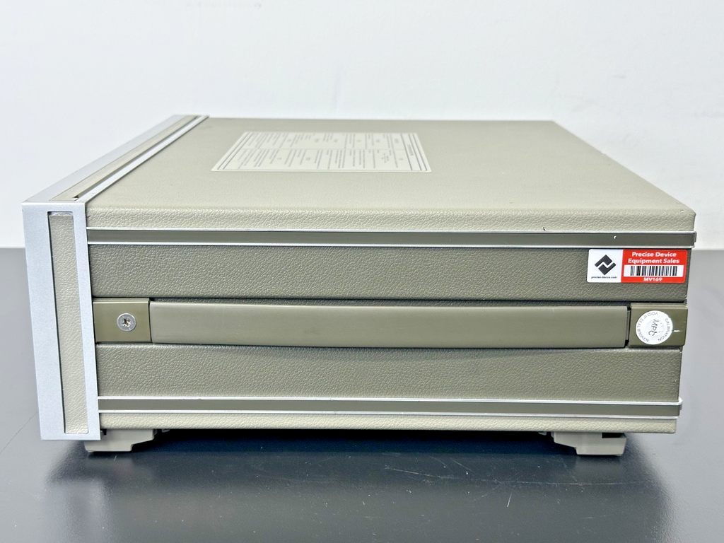 HP 5335A Universal Counter 200MHz Option 040 1.3GHz Powers On Working7