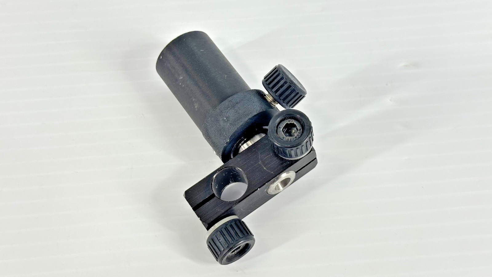 Newport M VPH 2 Optical Post Holder w/ M CA 1 Right Angle Post Clamp2