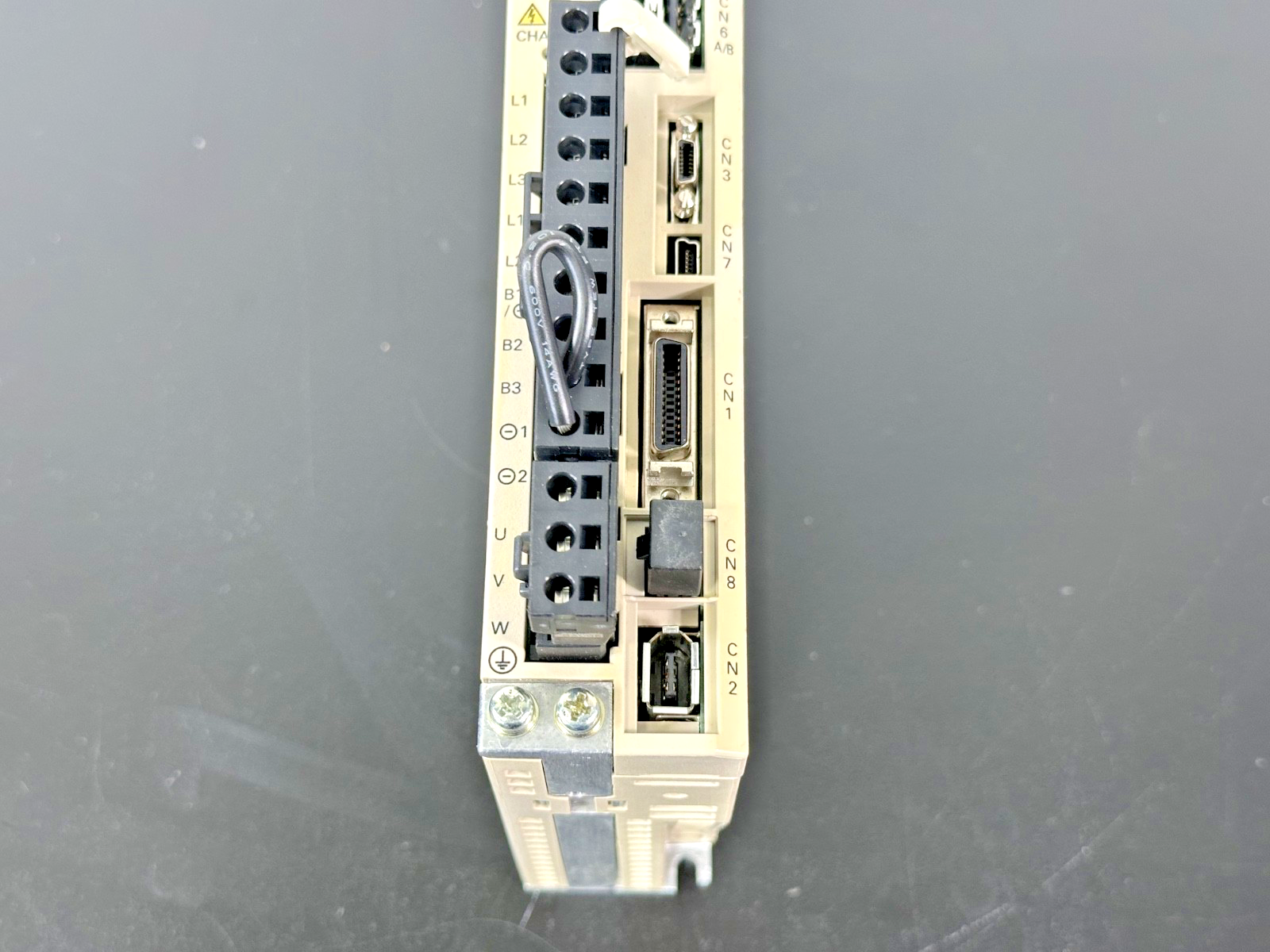 Yaskawa SGDV 1R6A11A SERVOPACK 200V 200W AC Servo Drive Amplifier2