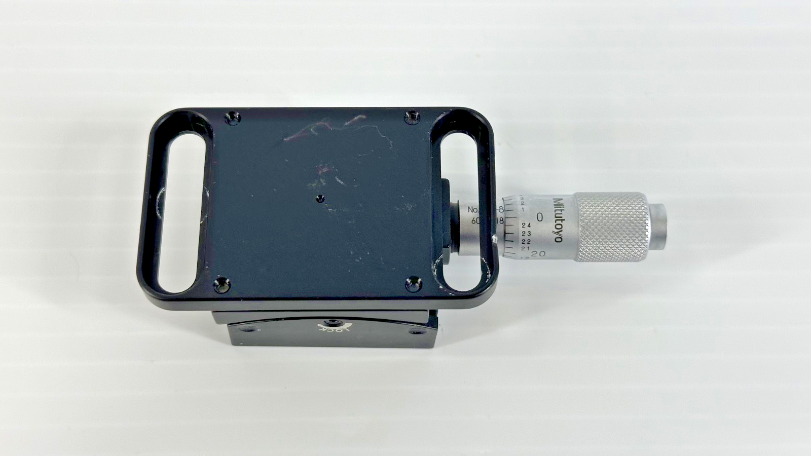 Thorlabs GNL10/M Large Manual Goniometer Stage ±10° Metric Micrometer4