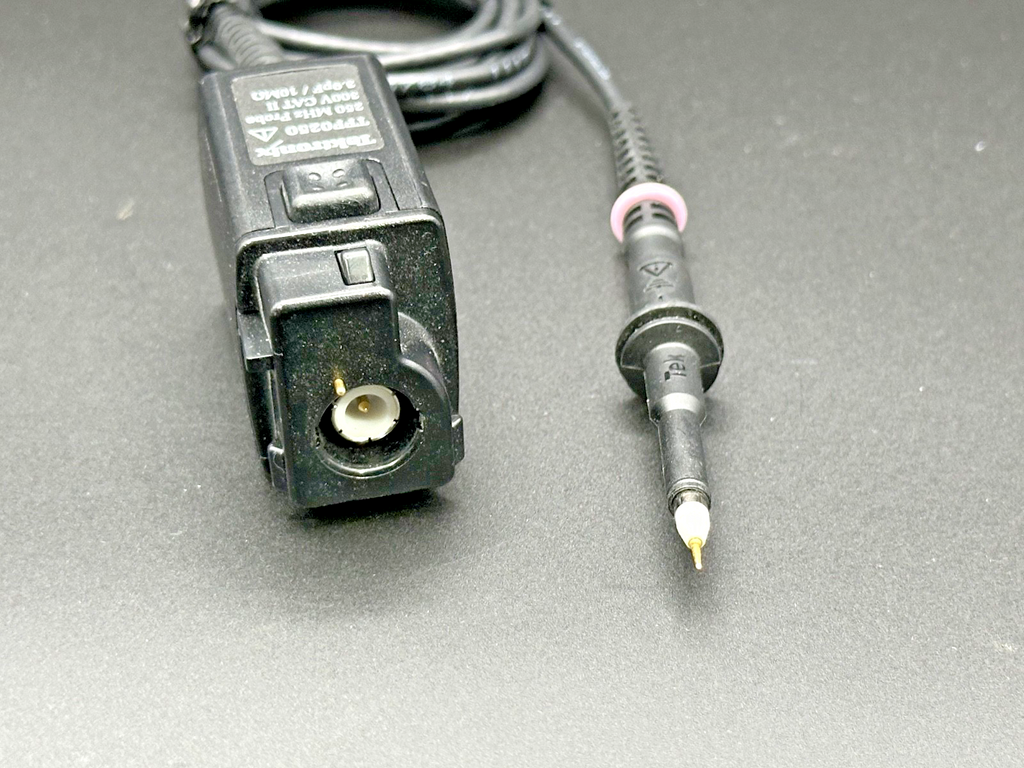 Tektronix TPP0250 250MHz 10X Passive Oscilloscope Probe 300V CAT II2
