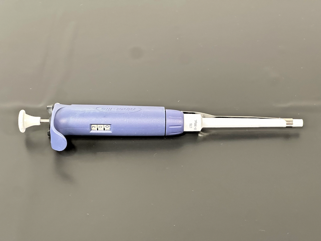 Rainin L 300 Adjustable Single Channel Micropipette 20 300µL Pipettor1