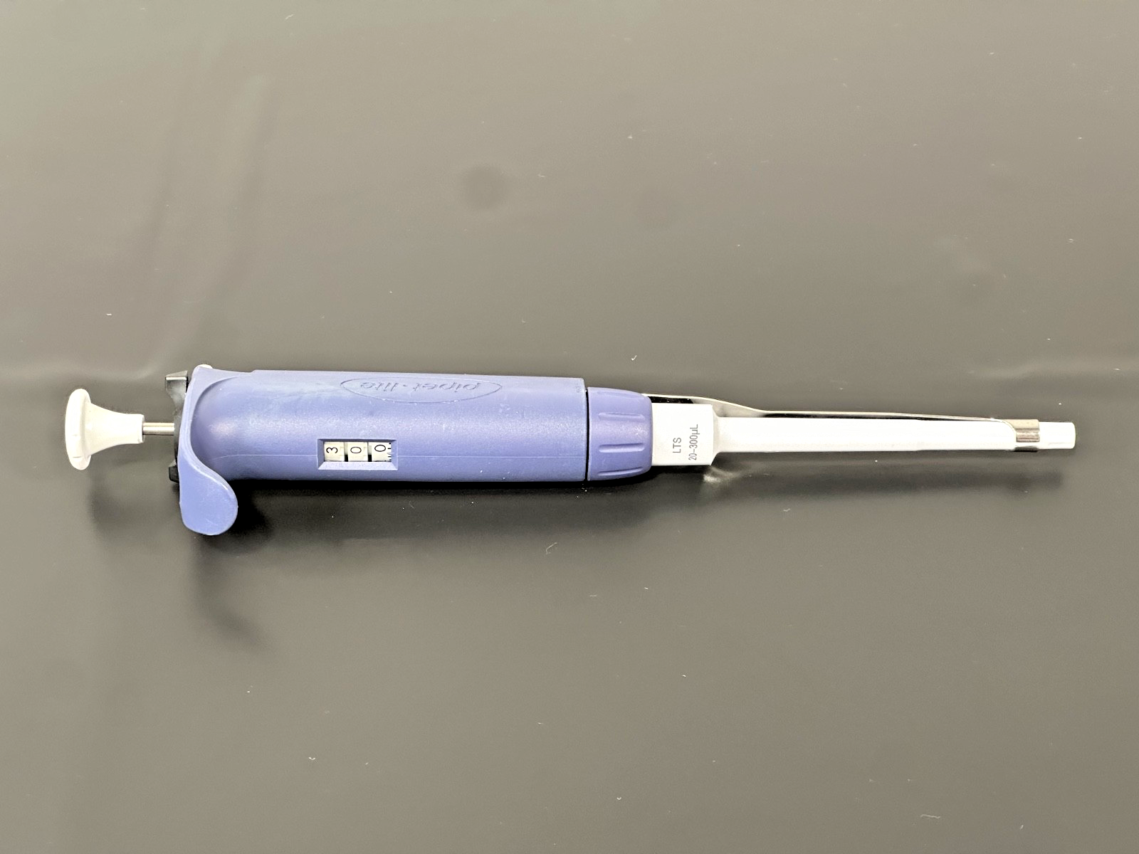 Rainin L 300 Adjustable Single Channel Micropipette 20 300µL Pipettor1