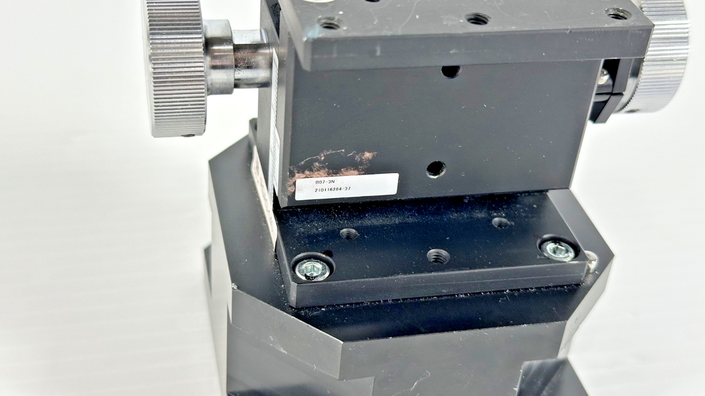 Suruga Seiki B07 3N Manual Z Axis Dovetail Positioning Stage Assembly5