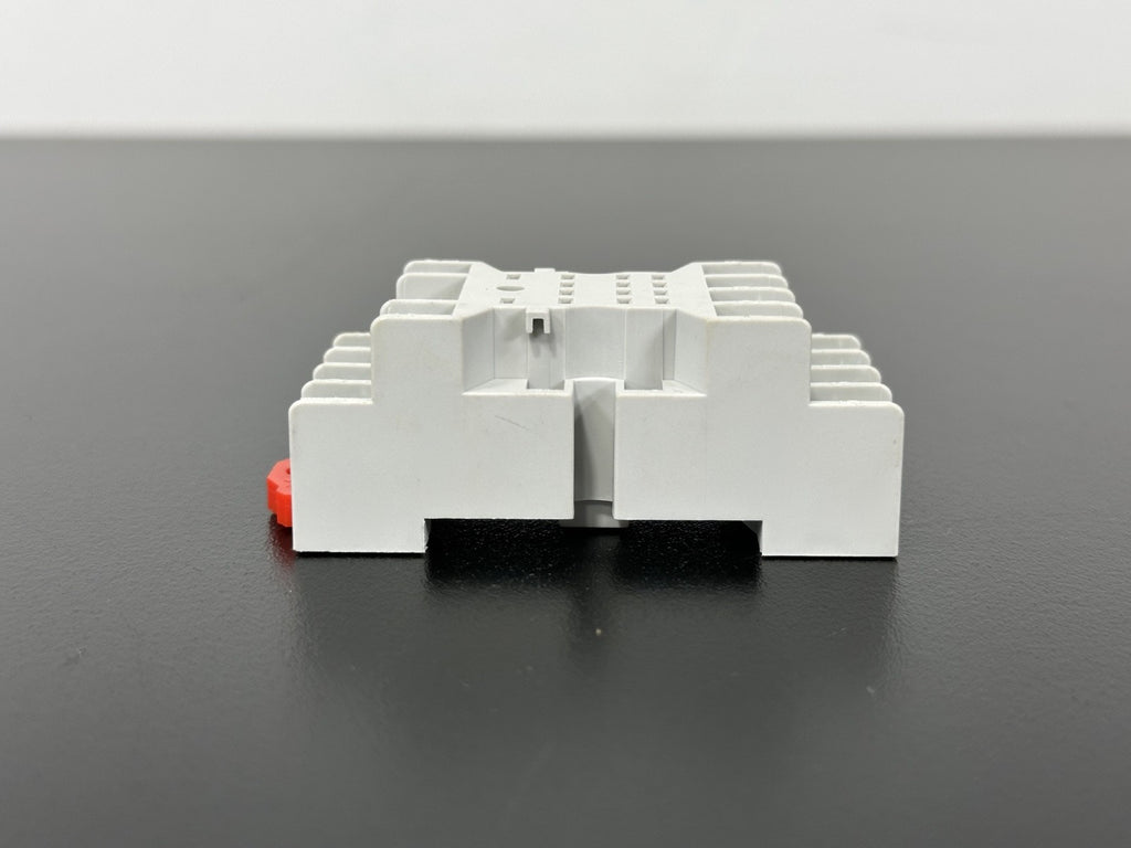 Eaton D2PA6 SER.B1 6 Pole Relay Socket Base 10A 300V DIN Rail Mount1