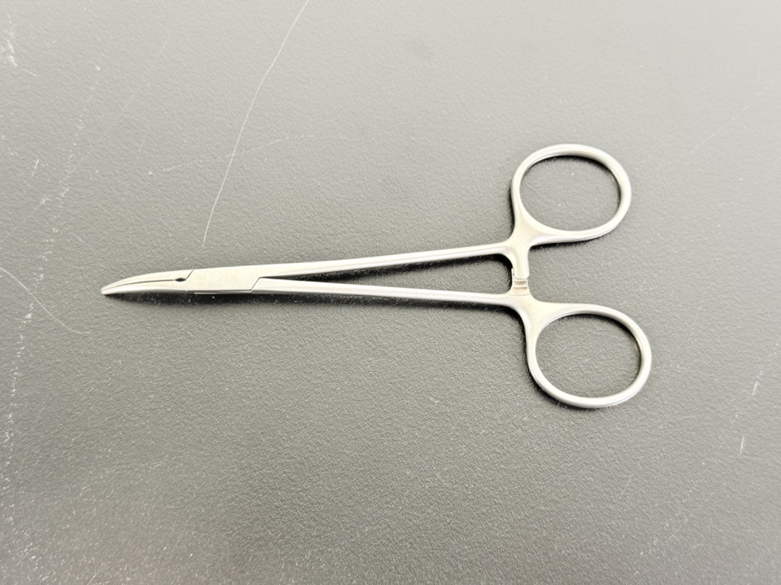 Aesculap BH113R Stainless Surgical Hemostat Clamp 5.5" Curved0
