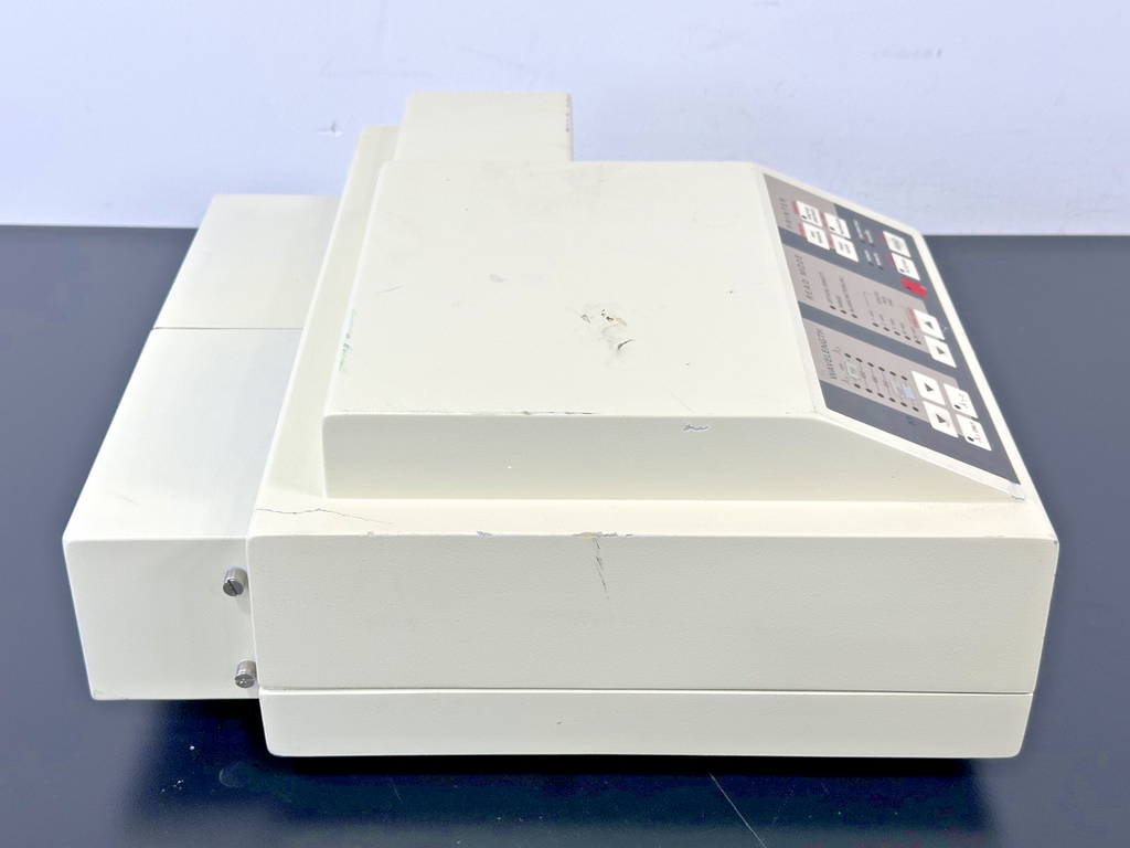 Molecular Devices THERMOmax Microplate Reader UVT 06365 Used Powers On3
