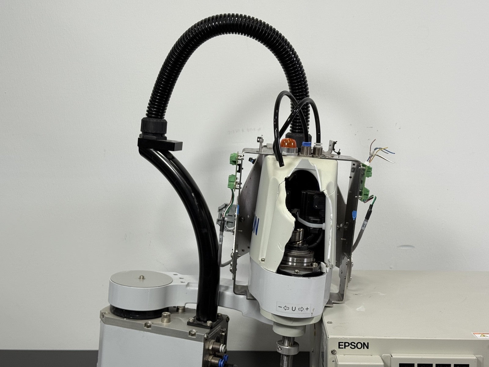 Seiko Epson LS3 401S 4 Axis SCARA Robot w/ RC90 Controller 200–240VAC3
