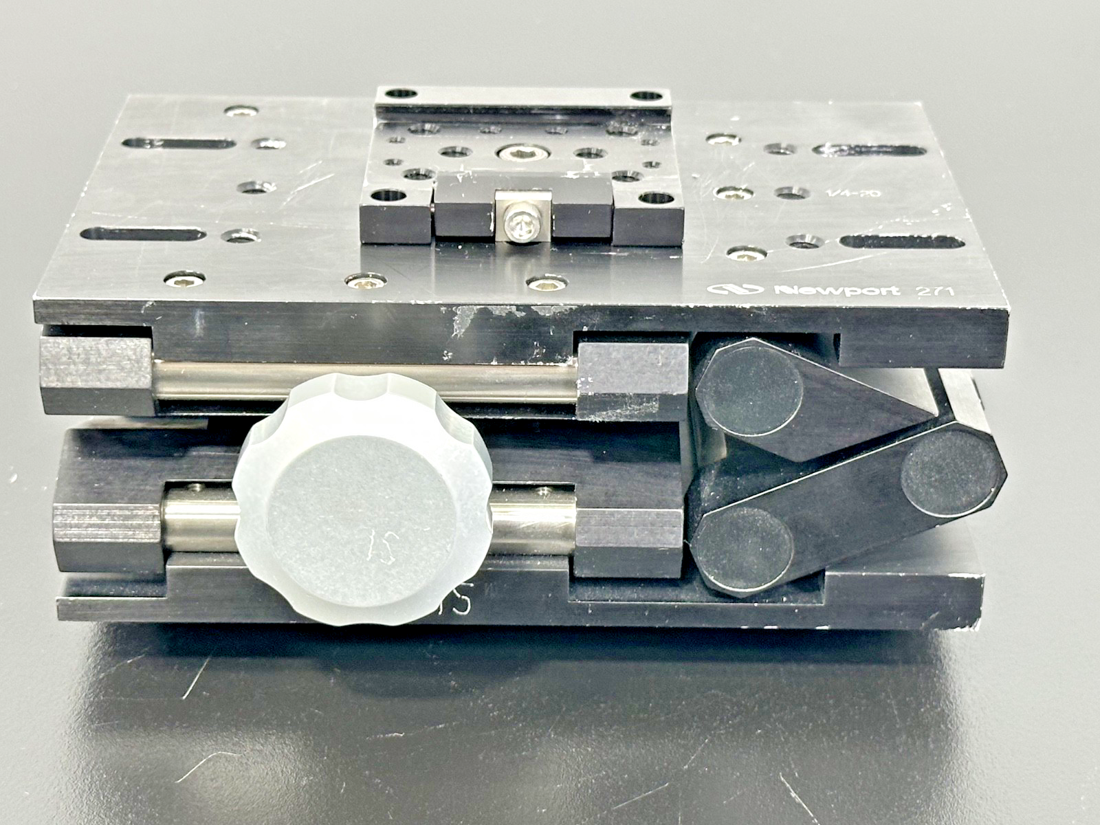 Mixed Newport 271 Dual Lab Jack Assembly w/ Thorlabs XT66P2 Stage1