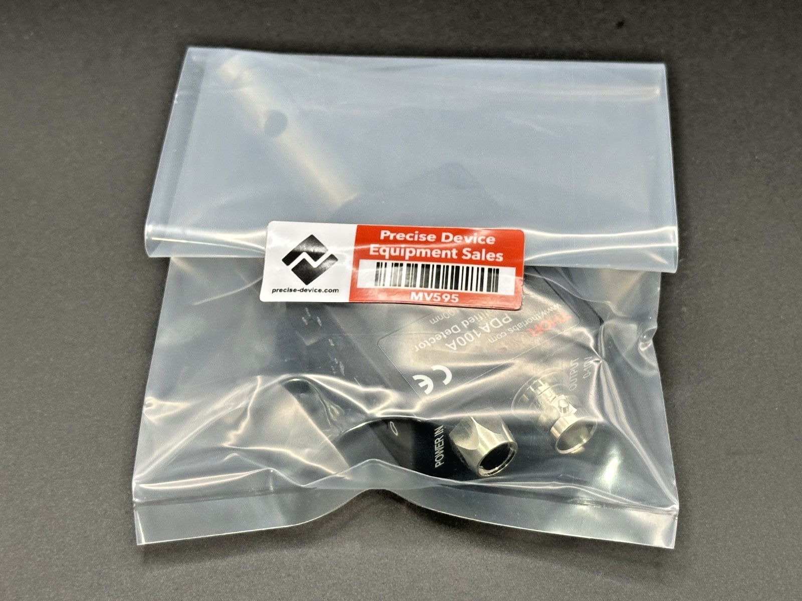 Thorlabs PDA100A Si Switchable Gain Amplified Detector 340–1100nm w/Post4