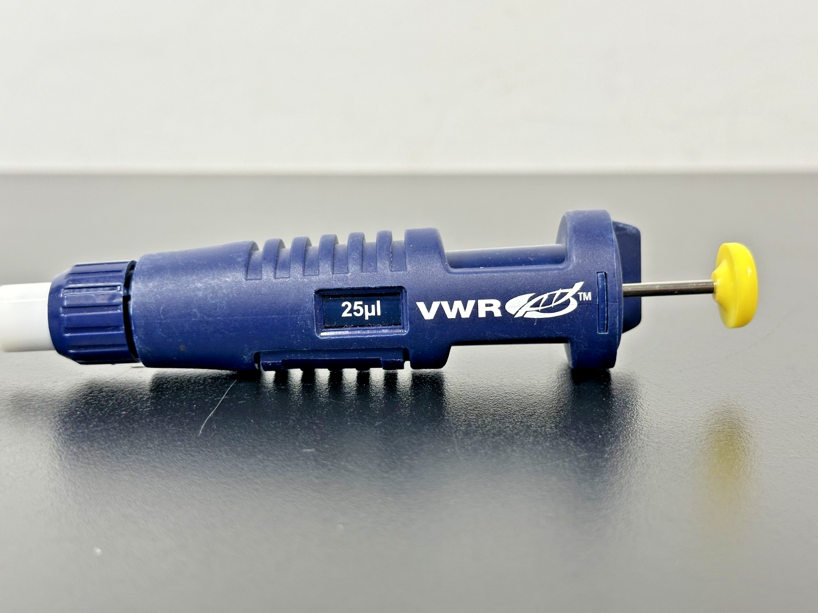VWR 25 µL Fixed Volume Single Channel Manual Pipettor1
