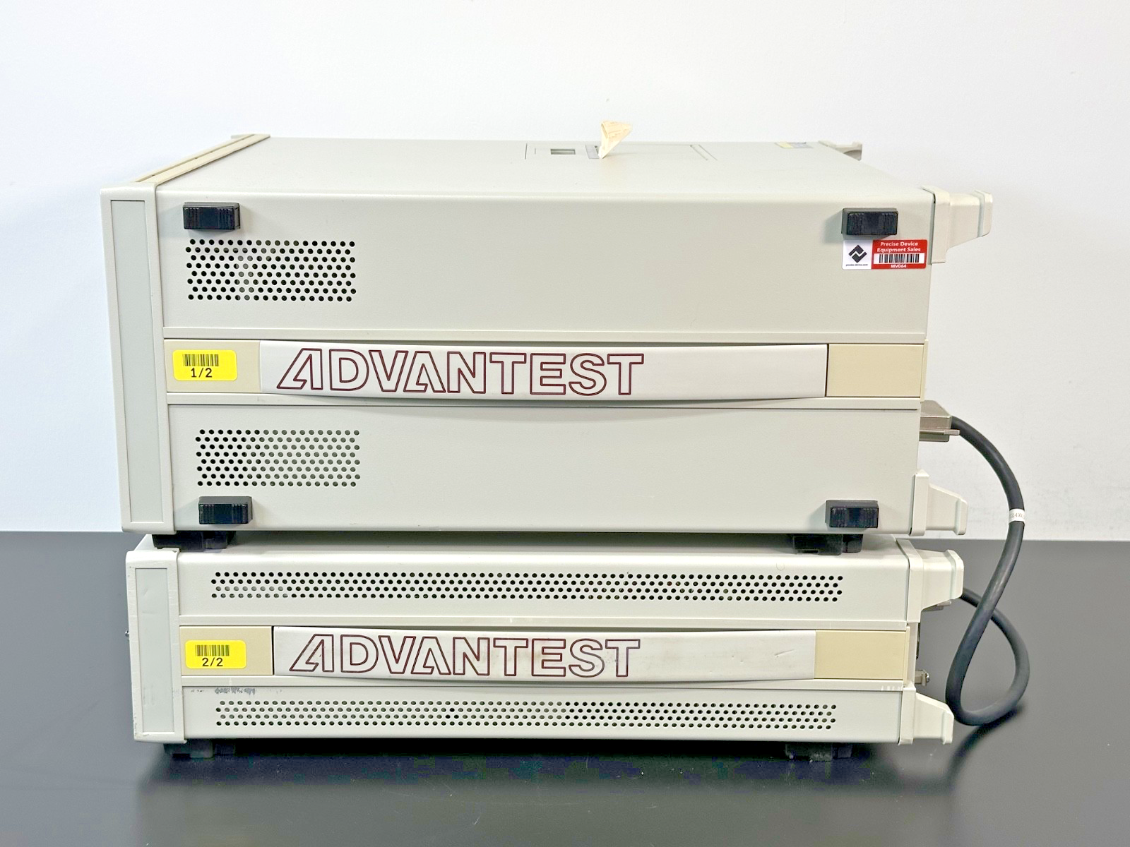 Advantest Q8347 Optical Spectrum Analyzer 350–1750nm 2 Piece System Working6