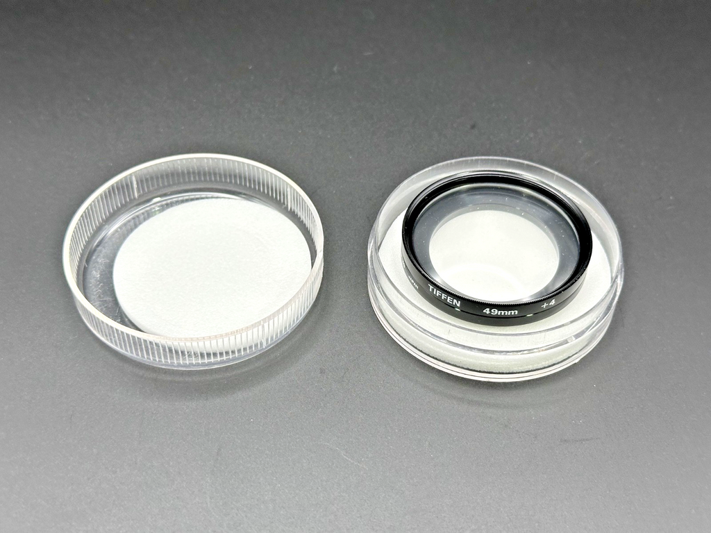 Tiffen 49mm +4 Close Up Macro Lens Filter w/ 37 49mm Step Up Ring Case0