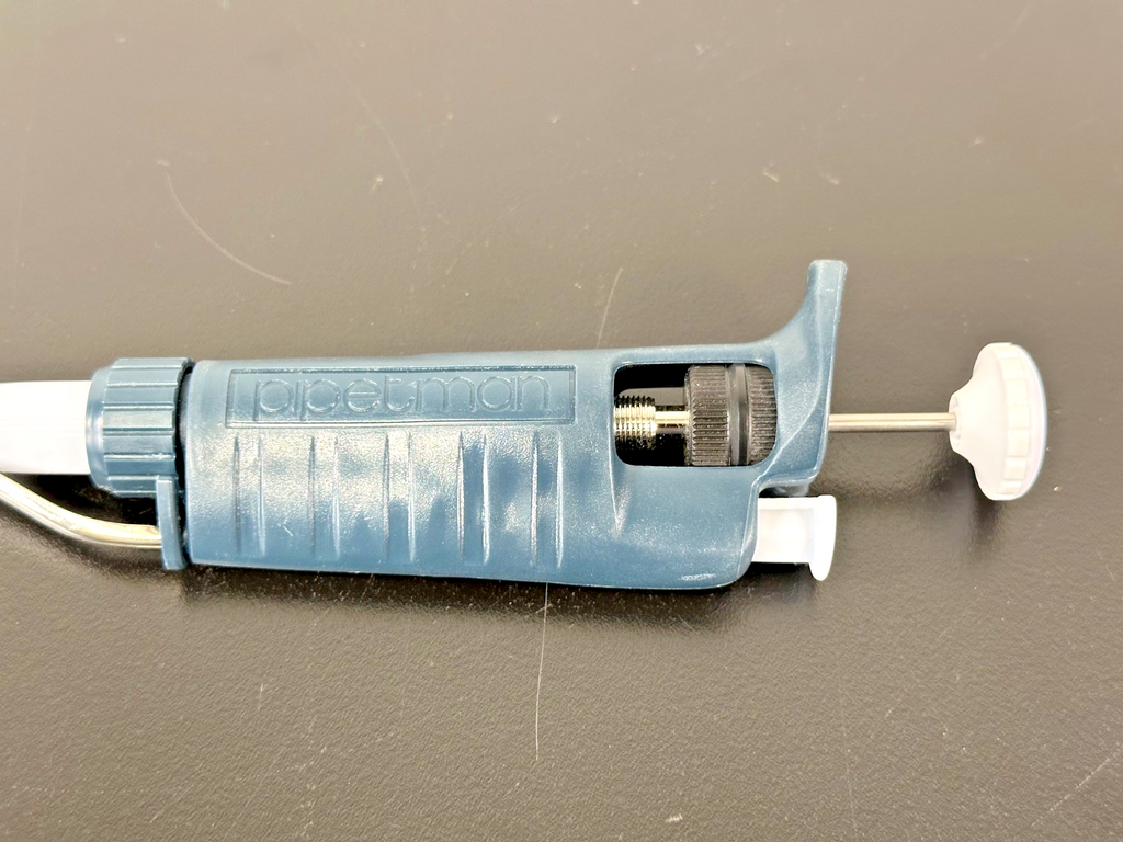 Gilson Pipetman P200 Adjustable Single Channel Pipette 50 200µL2