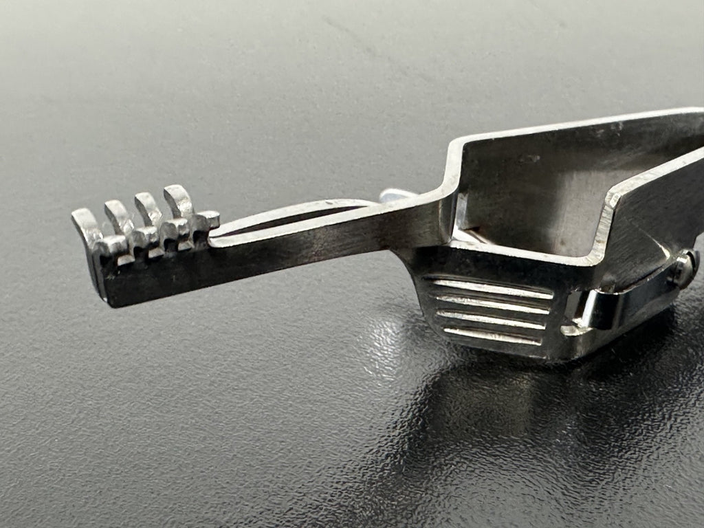 V. Mueller SU3146 Self Retaining Surgical Retractor Orthopedic Instrument2