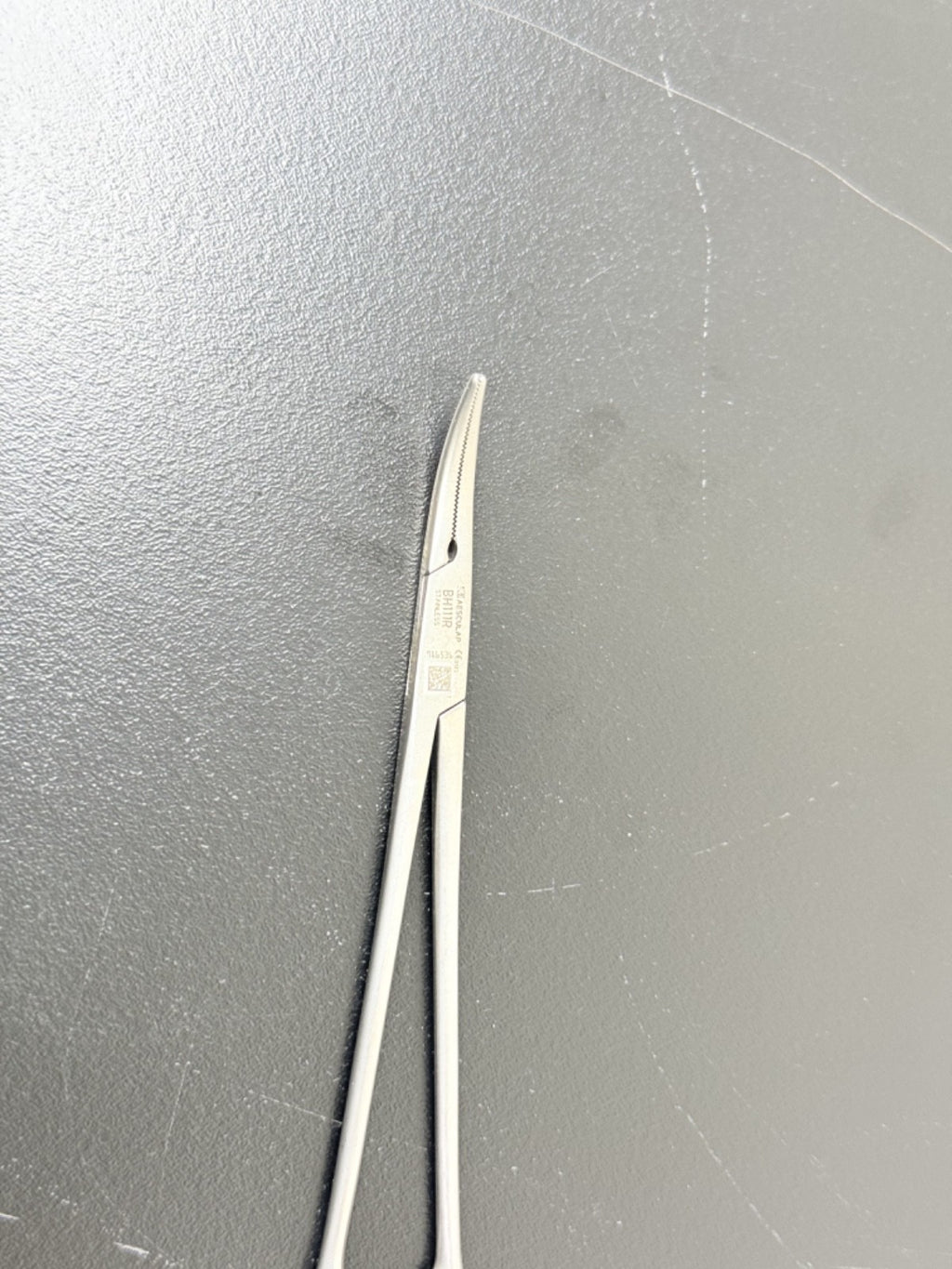 Aesculap BH113R Stainless Surgical Hemostat Clamp 5.5" Curved1