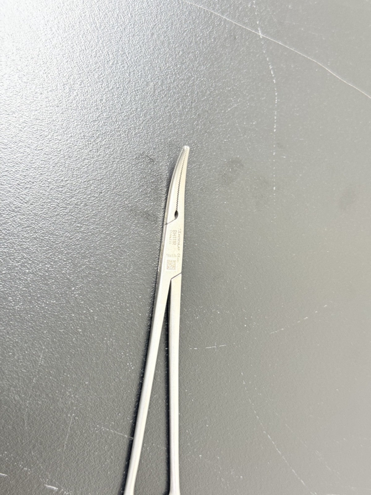 Aesculap BH113R Stainless Surgical Hemostat Clamp 5.5" Curved1