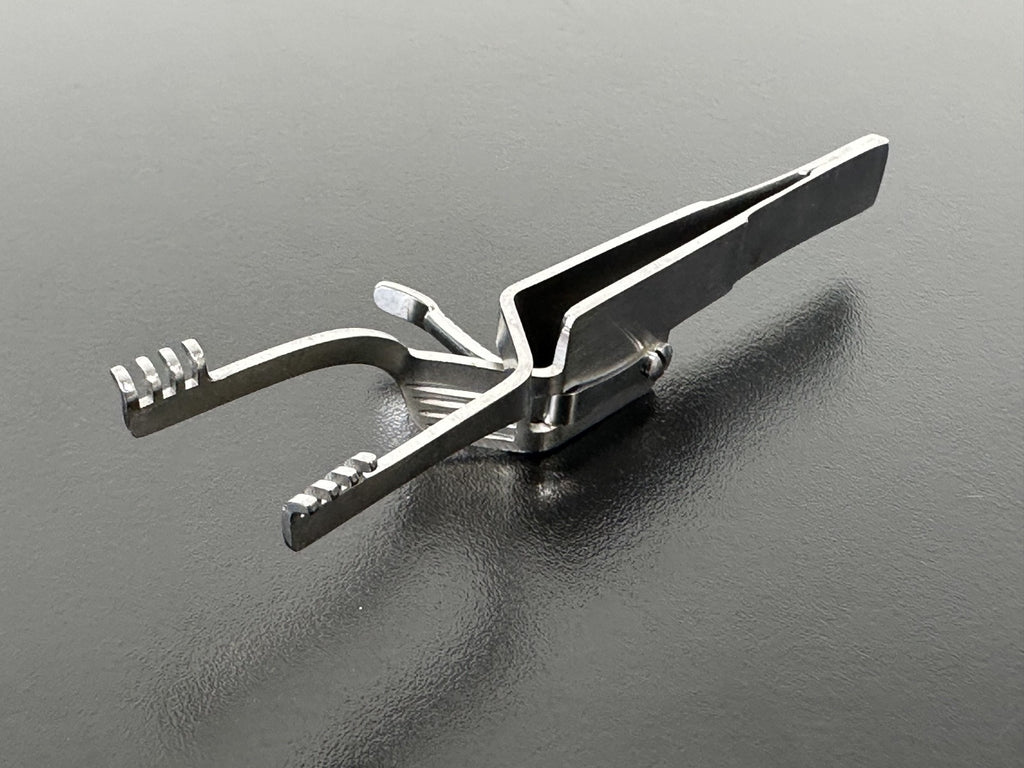 V. Mueller SU3146 Self Retaining 4 Prong Surgical Retractor Stainless Steel2