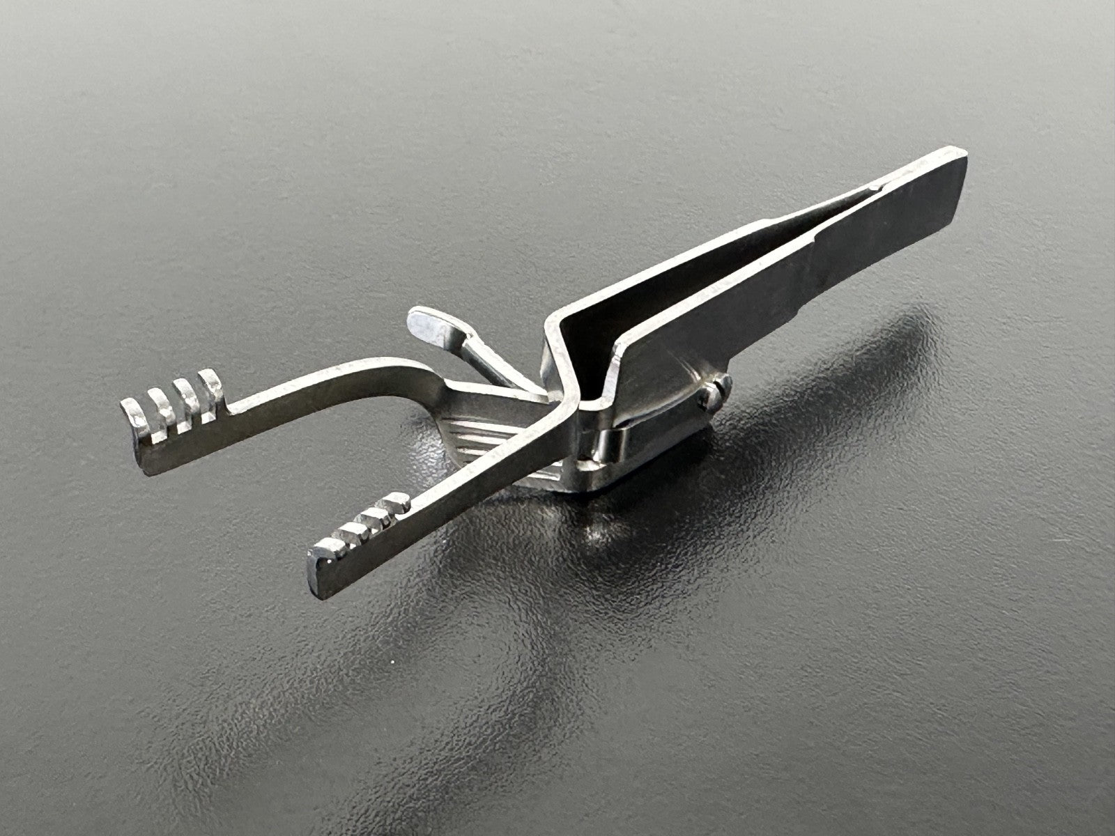 V. Mueller SU3146 Self Retaining 4 Prong Surgical Retractor Stainless Steel2