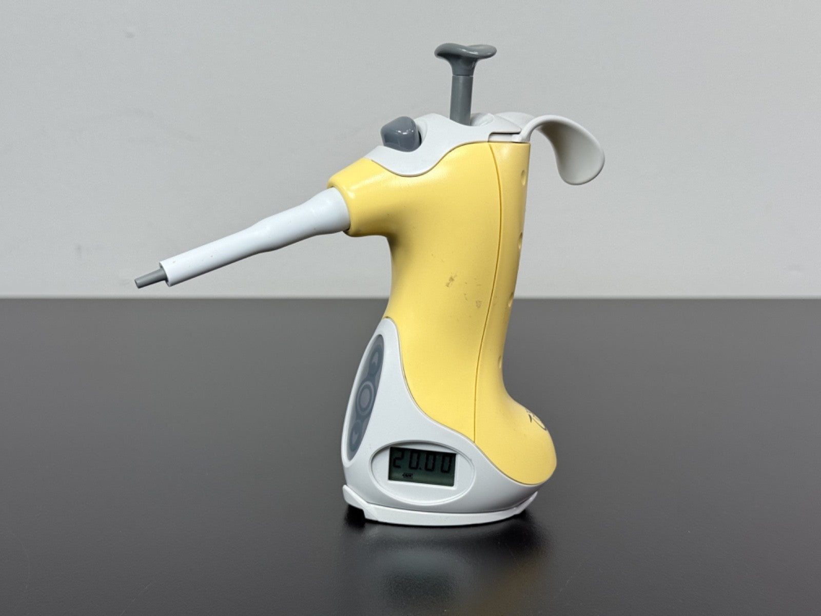 Ovation BioNatural Electronic Pipette 2.0–20 µL Automatic Pipettor Lab1