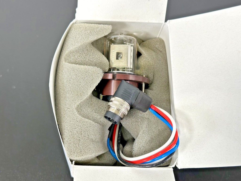 Gilson 14002021 Ceramic Deuterium Lamp for 159 UV/VIS Detector Open Box0