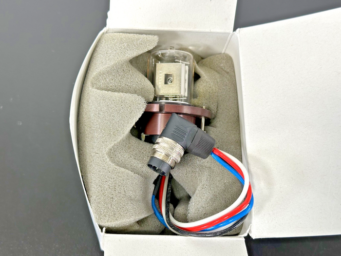 Gilson 14002021 Ceramic Deuterium Lamp for 159 UV/VIS Detector Open Box