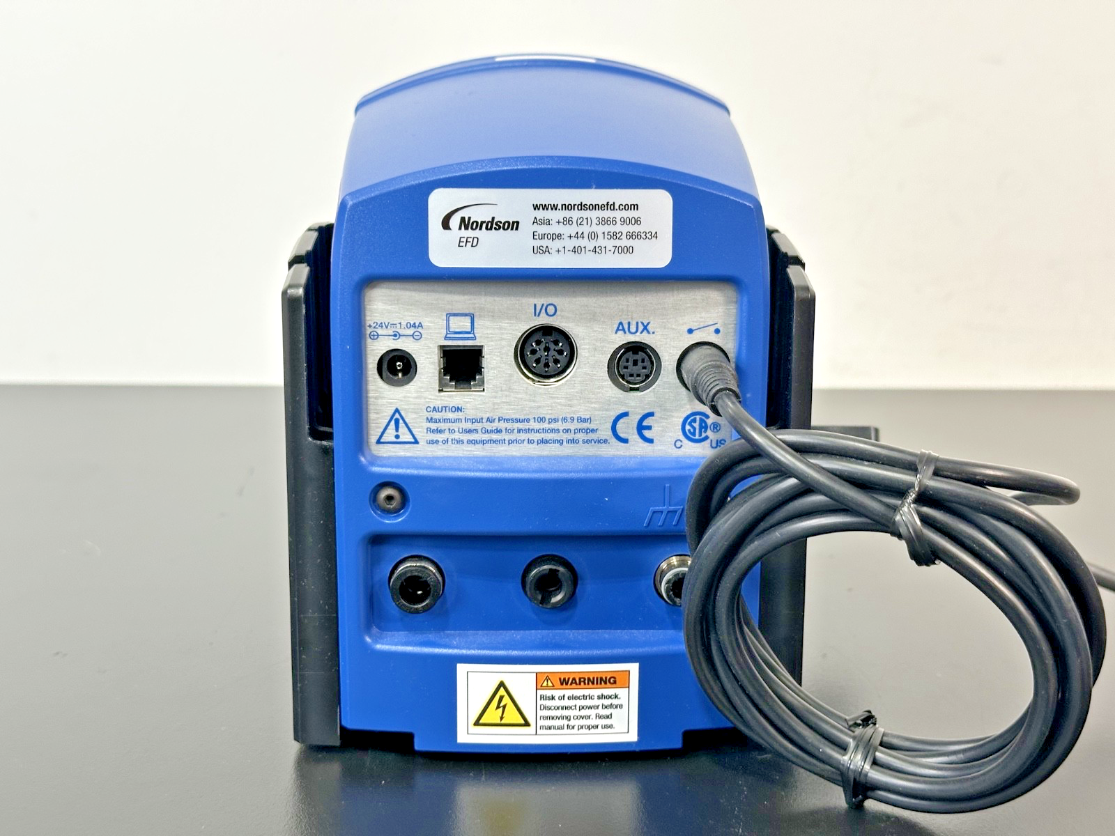 Nordson EFD Ultimus I Fluid Dispenser with Foot Pedal & Accessories Working3