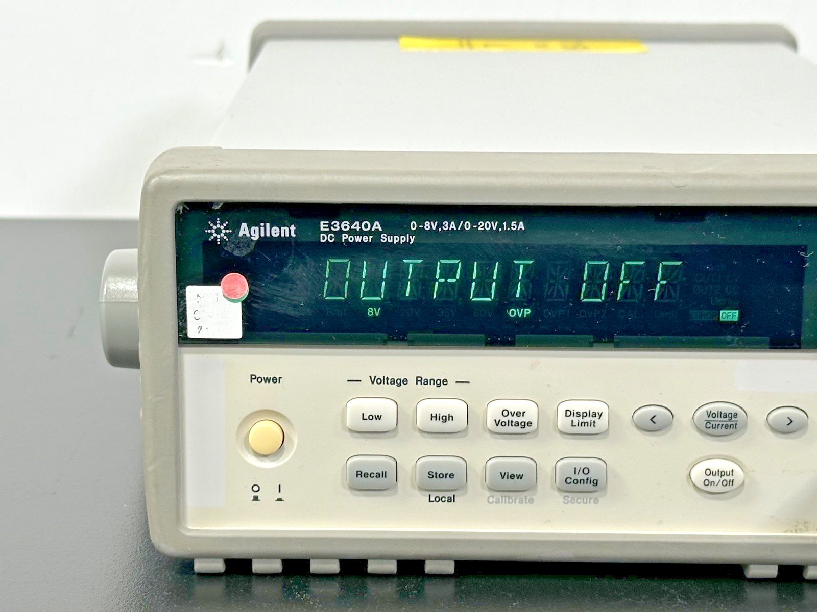 Agilent E3640A Programmable DC Power Supply 0-8V 3A / 0-20V 1.5A Working1
