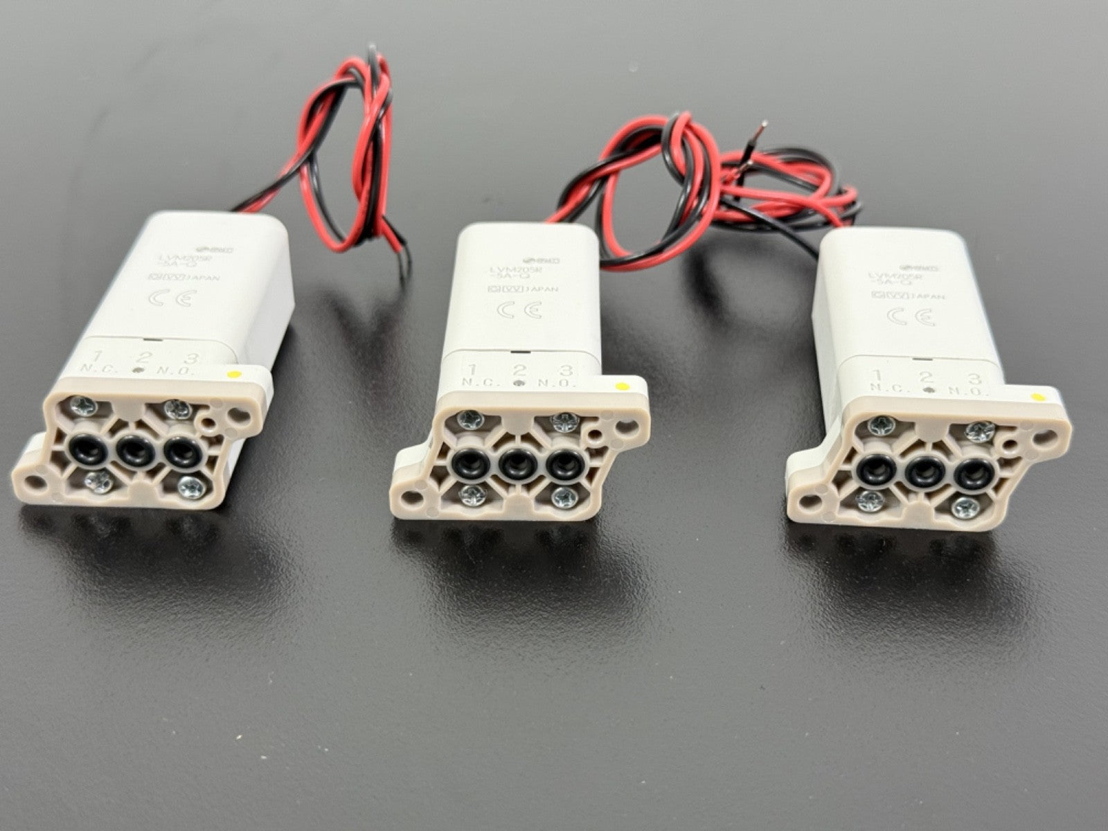 SMC LVM205R 5A Q Pneumatic Solenoid Valve Lot of 3 – Made in Japan2