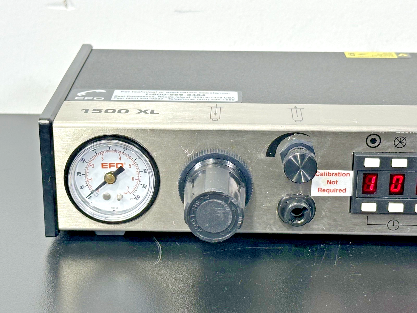 EFD 1500XL Precision Fluid Adhesive Dispenser Controller 0 100 PSI Working1