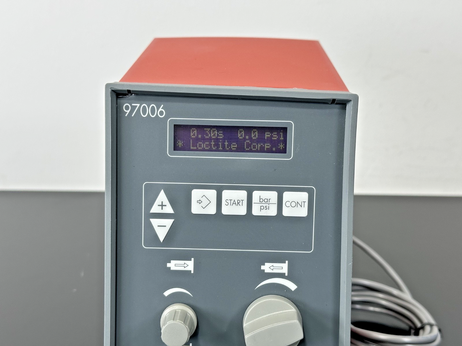 Loctite 97006 Digital Precision Syringe Dispenser w/ Foot Pedal Has Cracks1