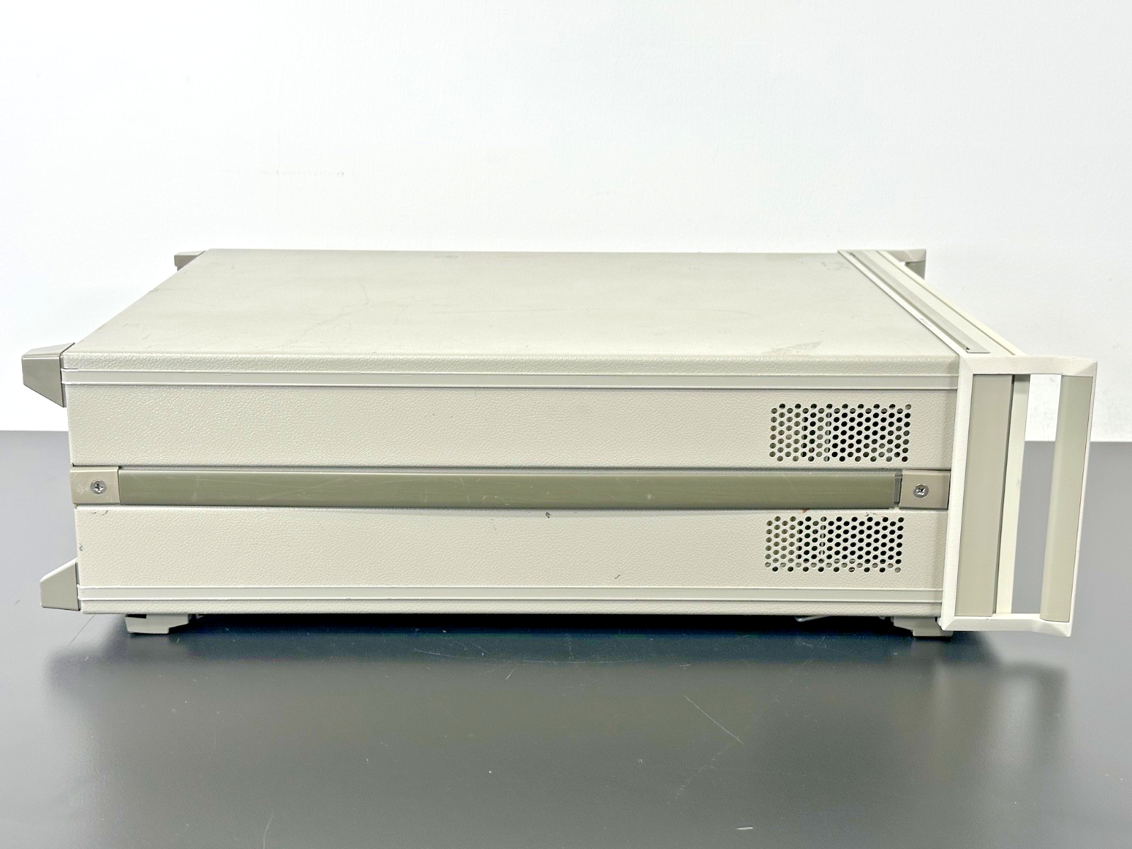 HP 5371A Frequency & Time Interval Analyzer Option 060 Powers On Working4