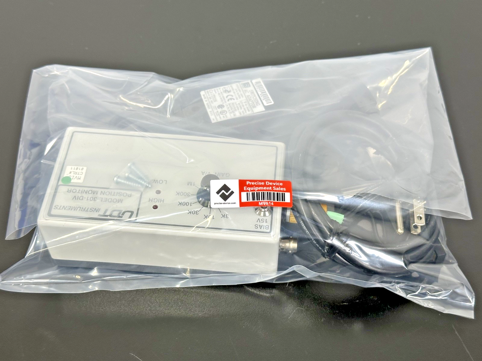 UDT Instruments 301-DIV Position Monitor w/ Sensor & Power Supply Working6