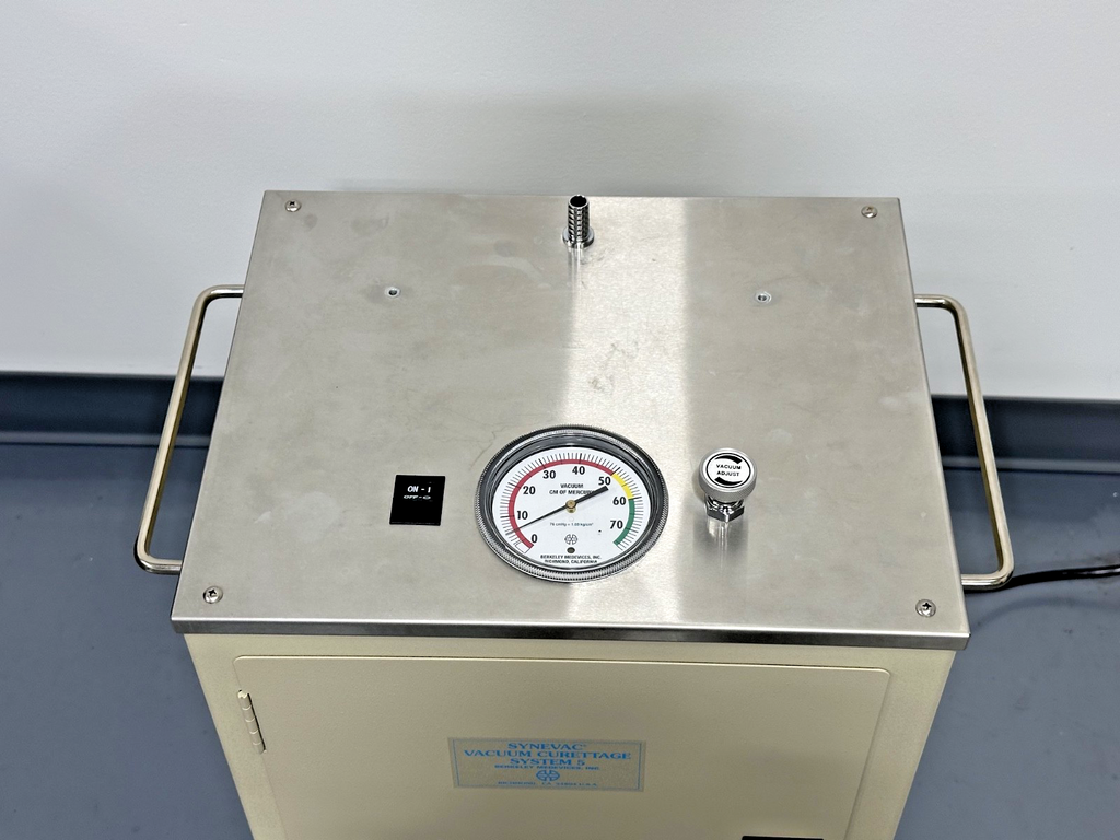 Berkeley Medevices SyneVac SV 5 Vacuum Aspirator 115V Used Tested Working1