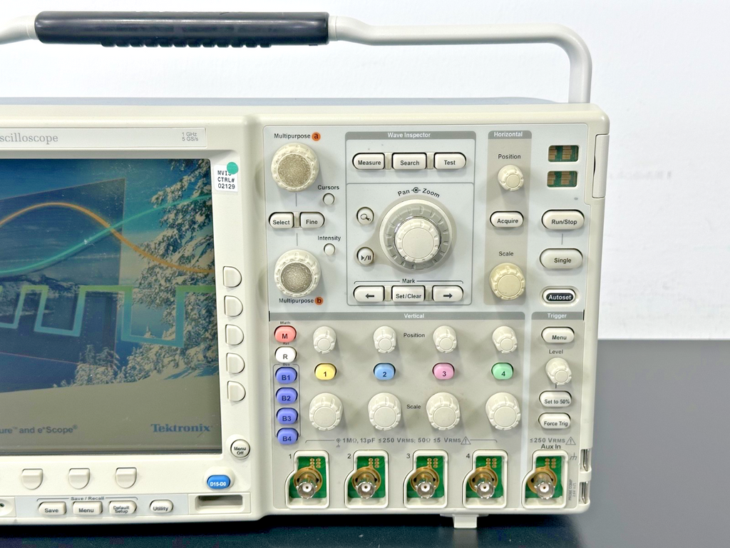 Tektronix MSO4104 1GHz 5GS/s 4+16 Channel Mixed Signal Oscilloscope  Working2