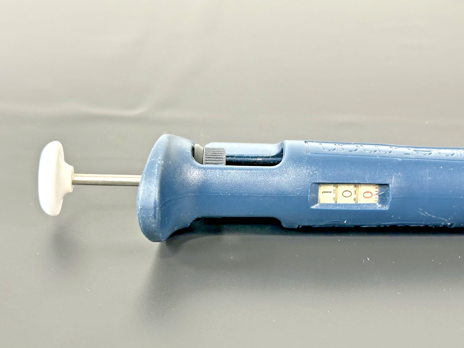 Gilson P10 Adjustable Micropipette 1 10µL Single Channel Pipettor3